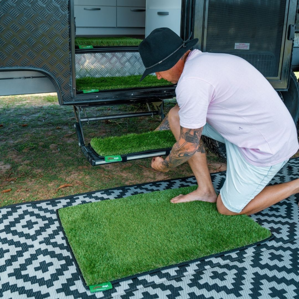 Muk Mat Green Caravan Pull Out Step 51 x 20cm Black Trim
