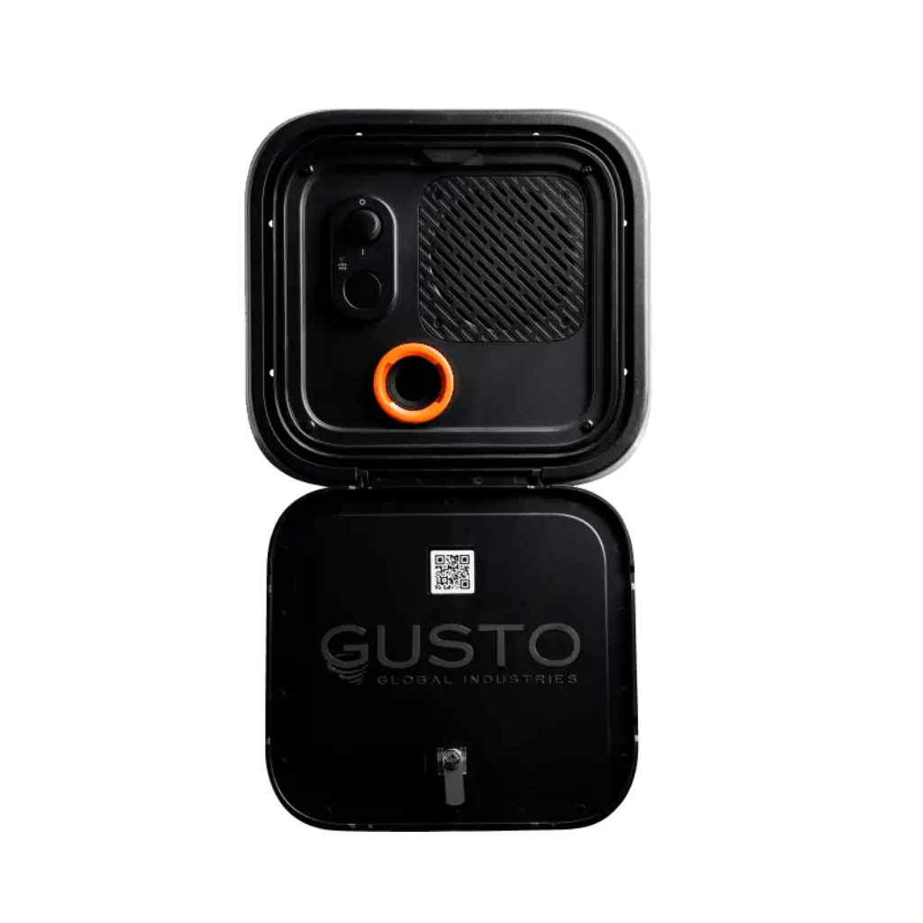 Gusto GUSTOBLK Black Air-Powered & Water-Free Cleaning Device